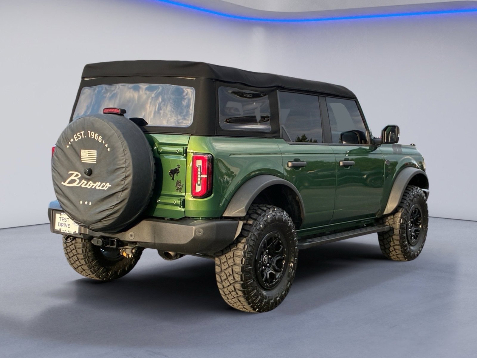 Certified 2022 Ford Bronco Wildtrak AWD/4WD image 3