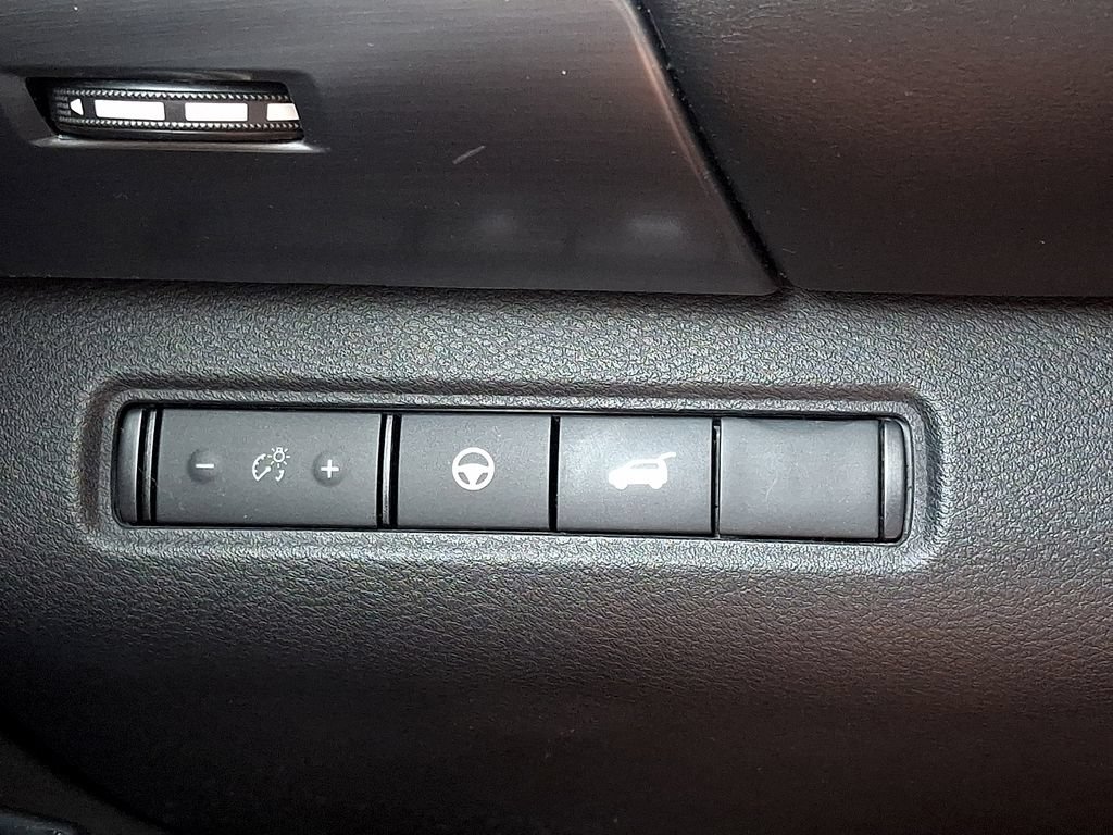 Used 2022 Nissan Pathfinder SL AWD/4WD image 26