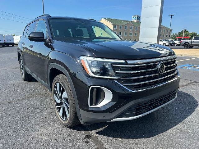 Used 2025 Volkswagen Atlas SE FWD image 2