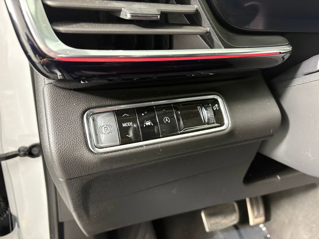 Used 2025 Buick Envision Sport Touring AWD/4WD image 14