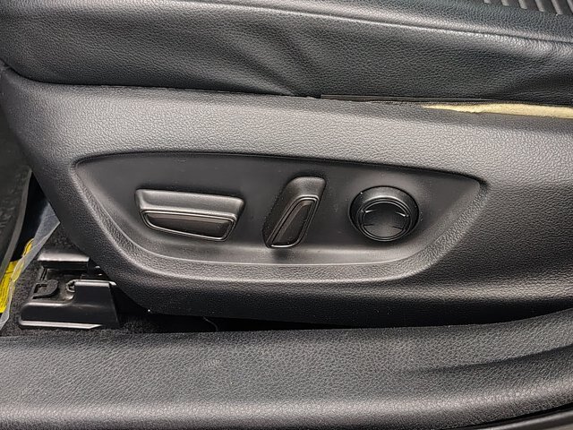 Used 2019 Toyota Camry SE FWD image 21