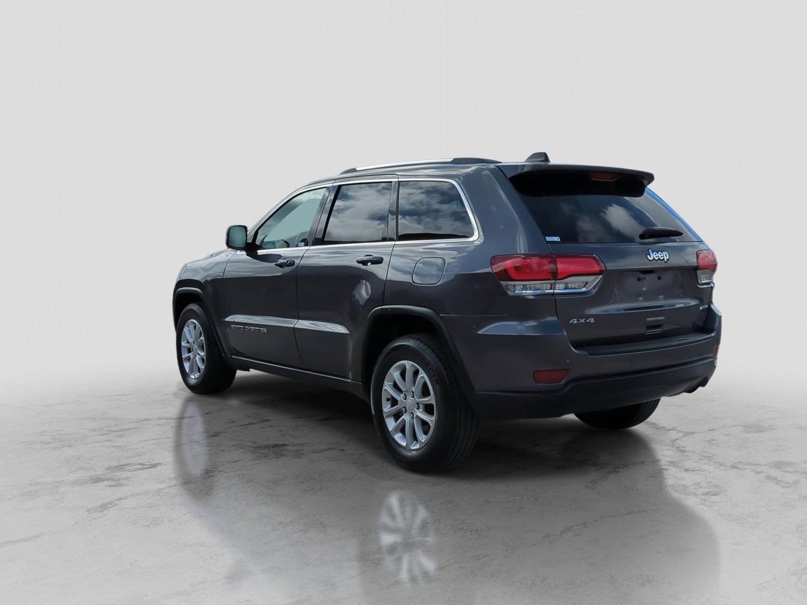 Used 2021 Jeep Grand Cherokee Laredo X AWD/4WD image 5
