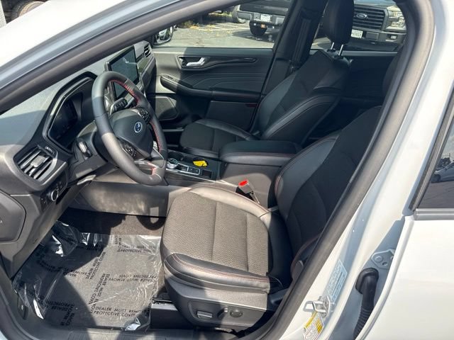 Certified 2025 Ford Escape ST-Line w/ Tech Pack #1 FWD image 13