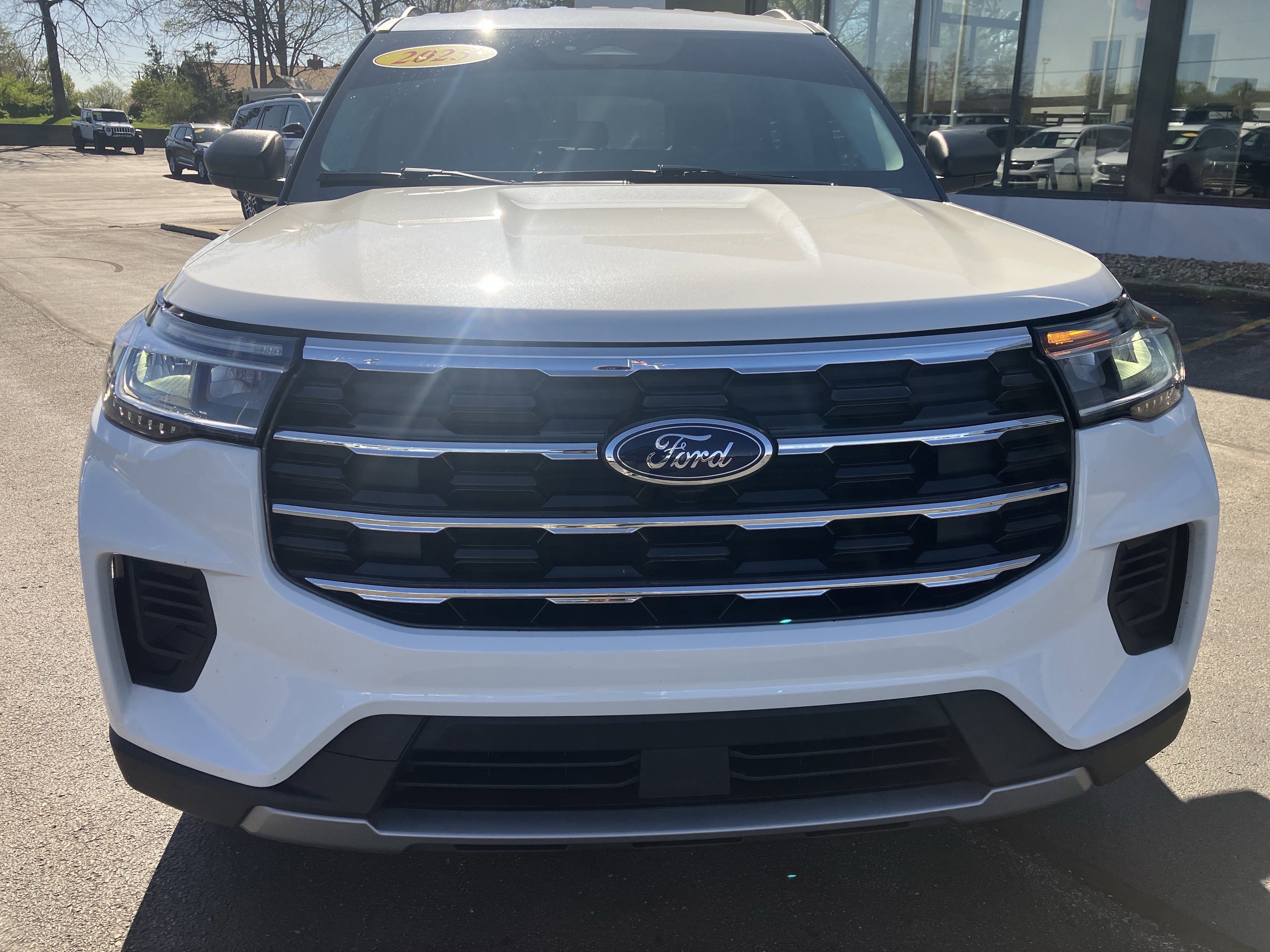 Certified 2025 Ford Explorer Active image 8