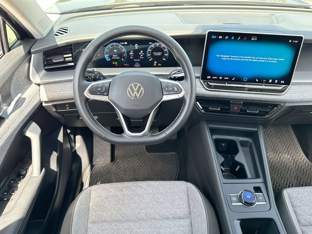 Used 2025 Volkswagen Tiguan S FWD image 14