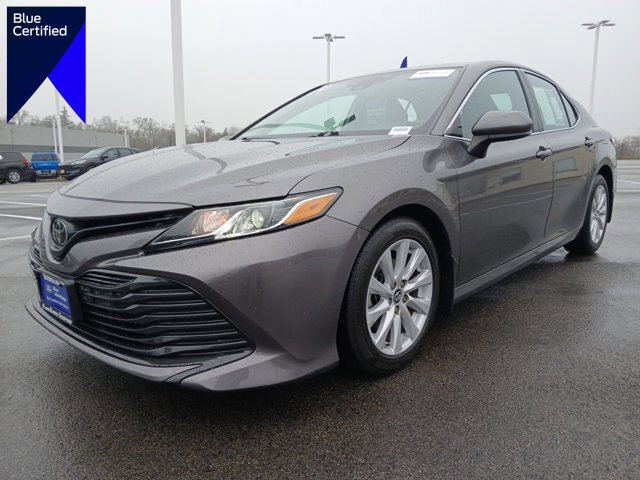 Used 2019 Toyota Camry LE FWD image 1