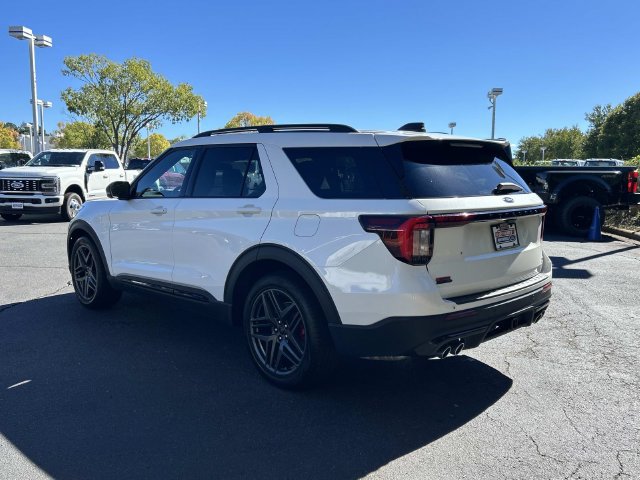 Certified 2025 Ford Explorer ST AWD/4WD image 3