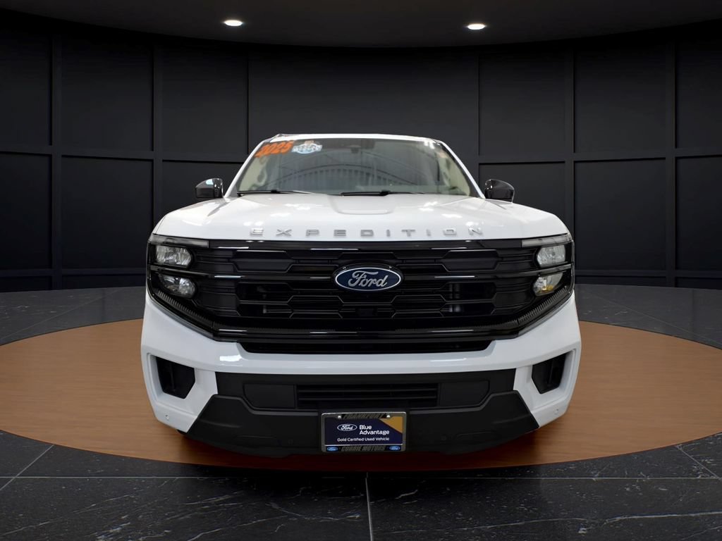 Certified 2025 Ford Expedition Active AWD/4WD image 2