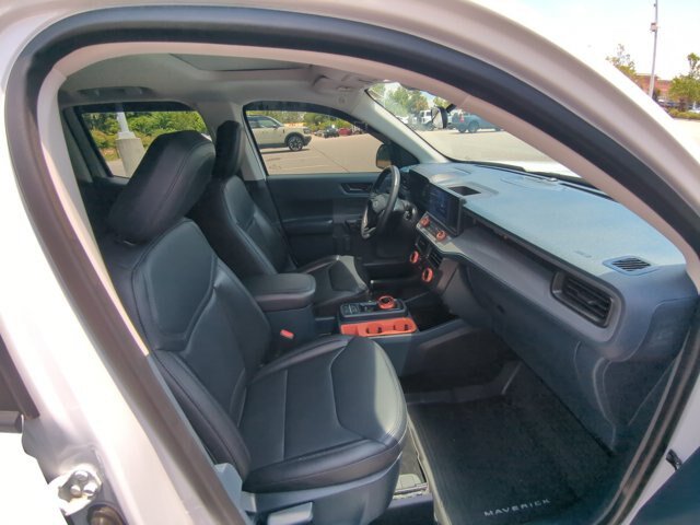 Certified 2024 Ford Maverick Lariat w/ Black Appearance Package AWD/4WD image 27