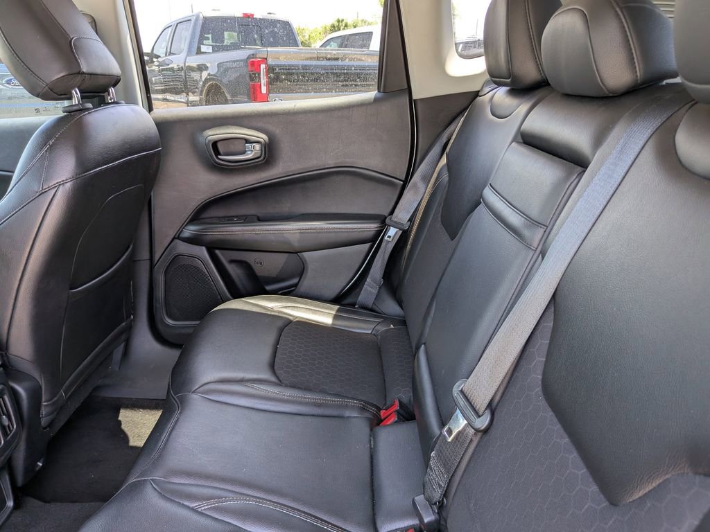 Used 2018 Jeep Compass Latitude FWD image 18