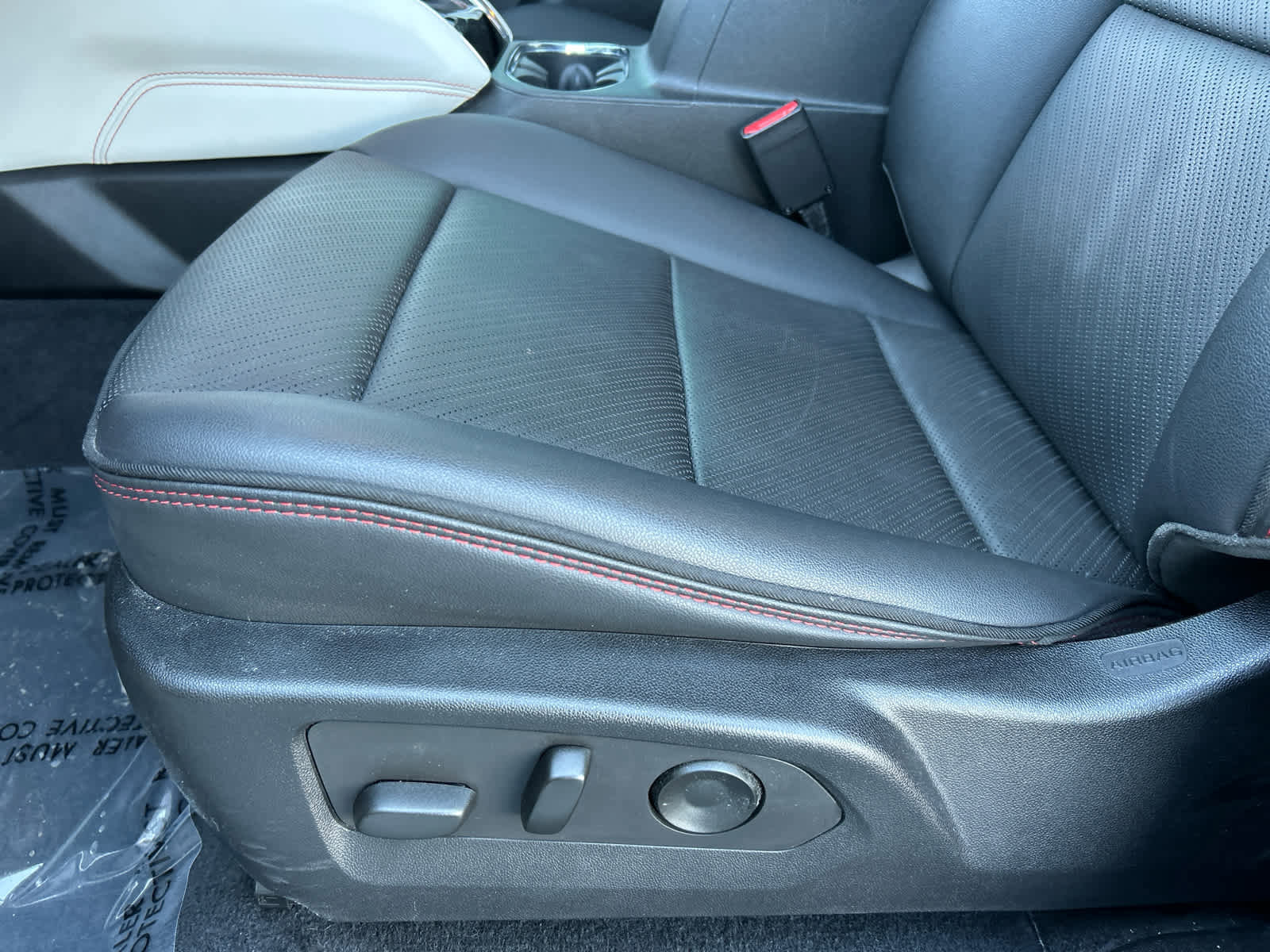 Used 2023 GMC Canyon AT4X image 29