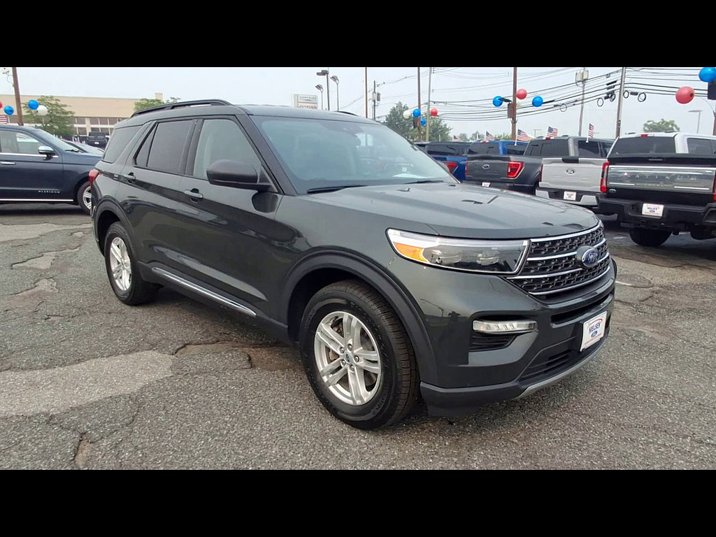 Certified 2023 Ford Explorer XLT w/ Equipment Group 202A AWD/4WD image 2