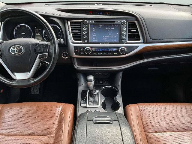Used 2019 Toyota Highlander Limited Platinum AWD/4WD image 28