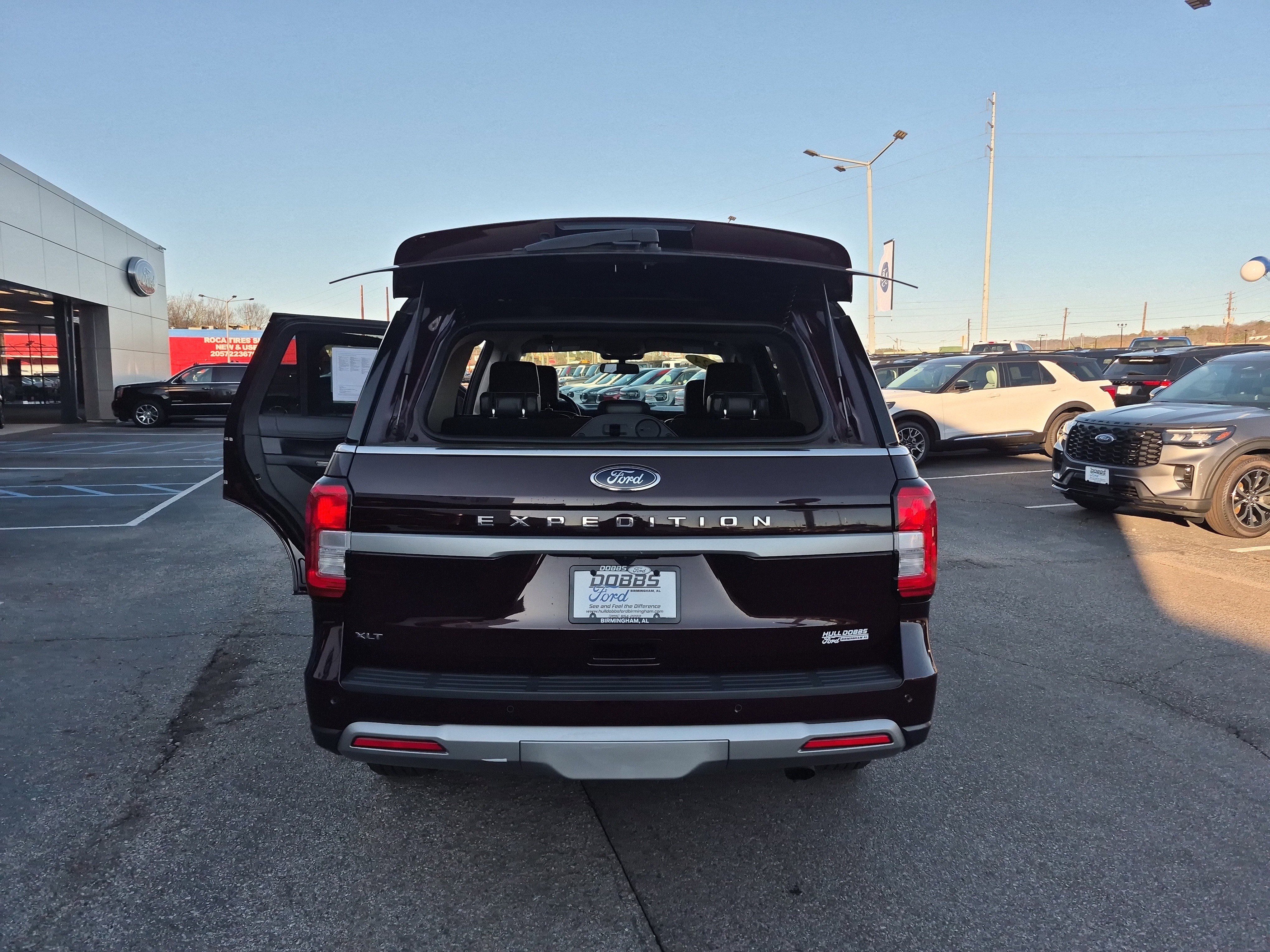 Certified 2024 Ford Expedition XLT image 16