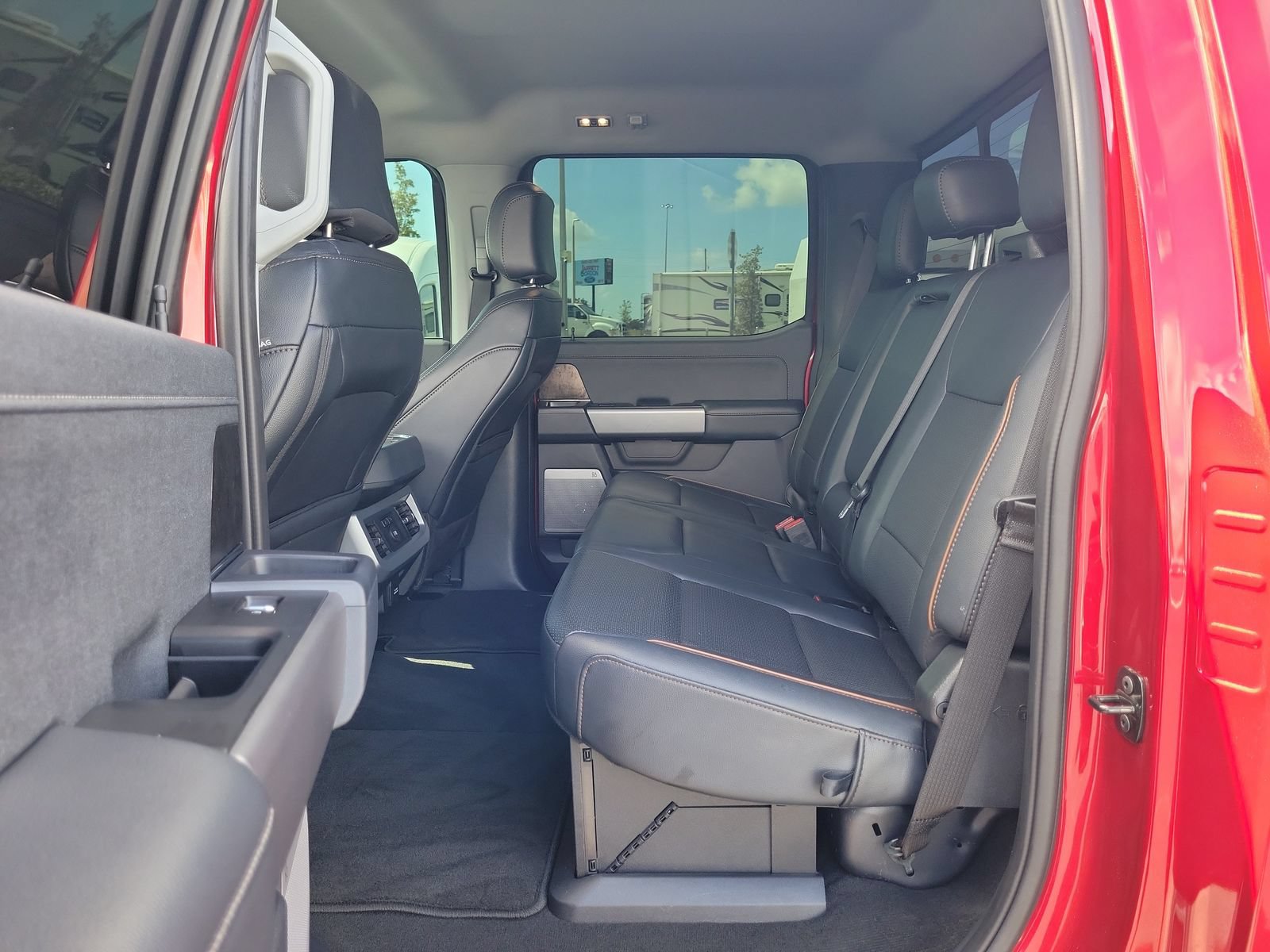 Certified 2025 Ford F250 Lariat w/ Lariat Ultimate Package AWD/4WD image 10