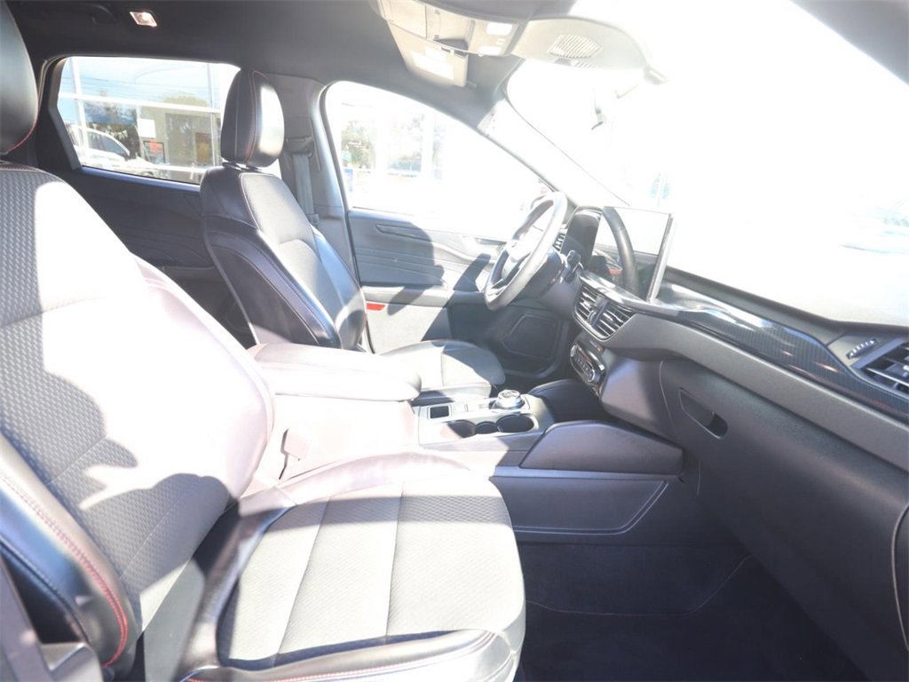 Certified 2023 Ford Escape ST-Line w/ Tech Pack #1 image 13