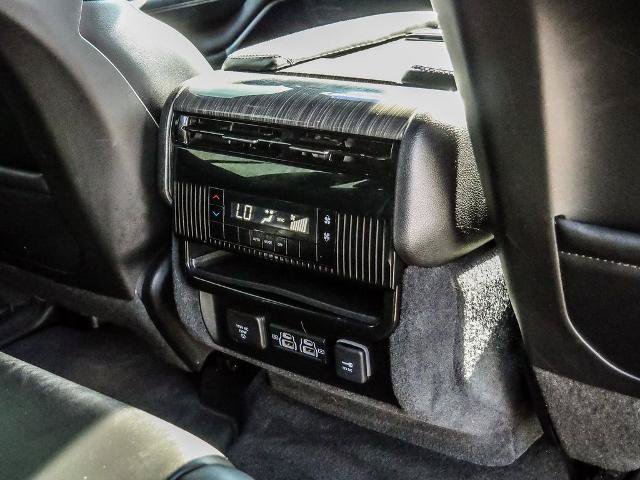 Used 2022 Jeep Wagoneer Series II AWD/4WD image 24