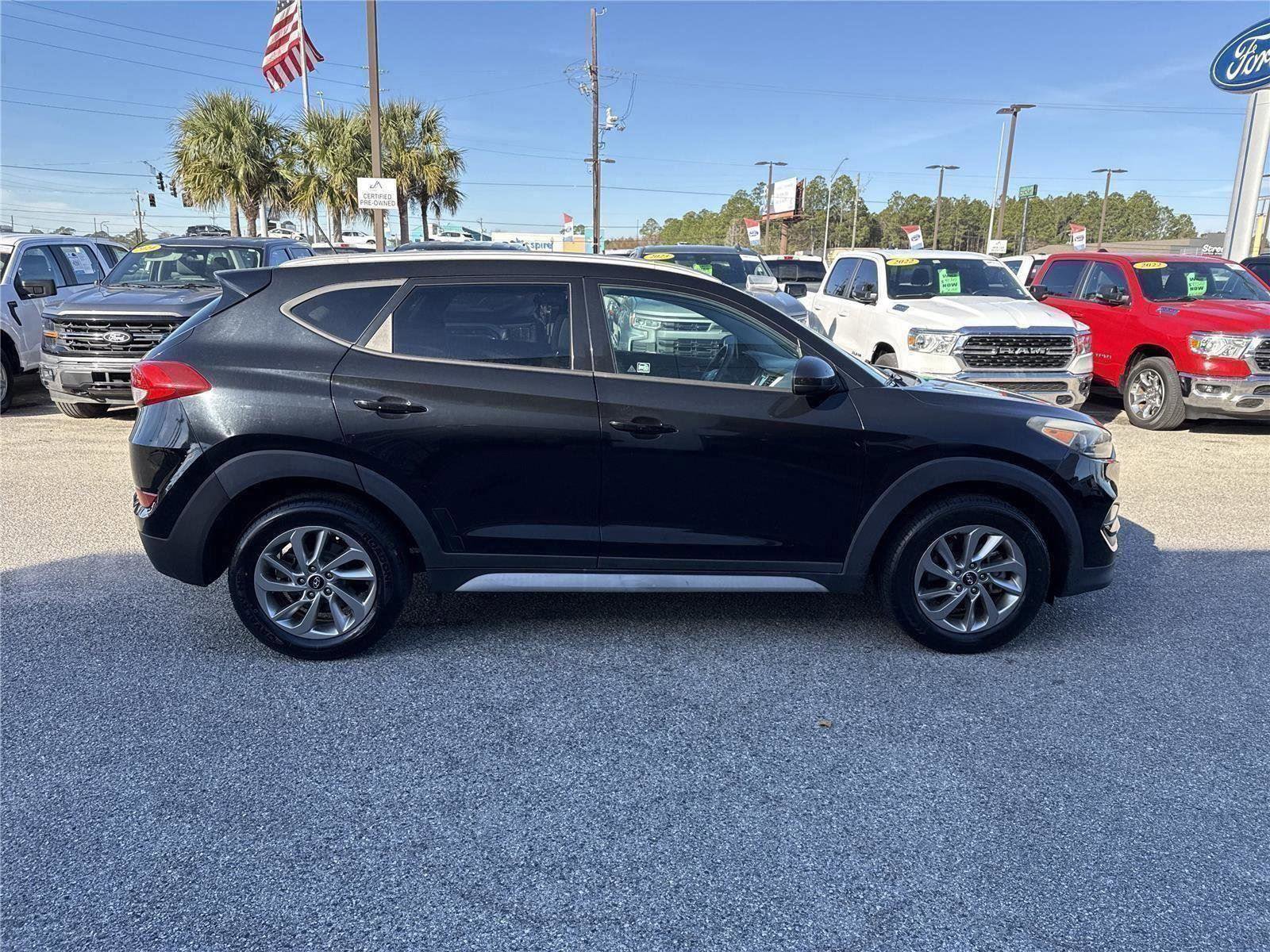 Used 2017 Hyundai Tucson SE image 6