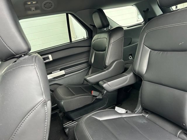 Certified 2023 Ford Explorer XLT w/ Equipment Group 202A AWD/4WD image 9