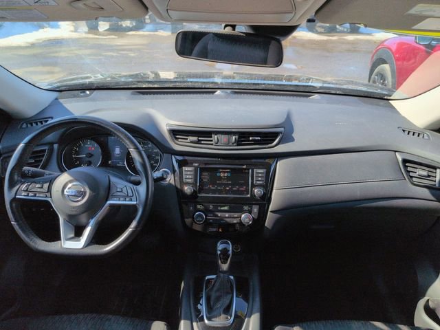Used 2020 Nissan Rogue SV image 15