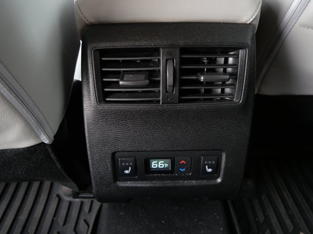 Used 2024 Mitsubishi Outlander SEL AWD/4WD image 19