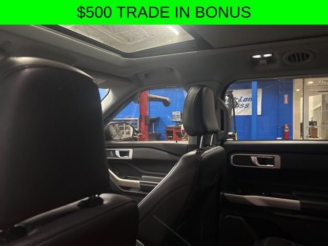 Certified 2021 Ford Explorer XLT w/ Equipment Group 202A image 9