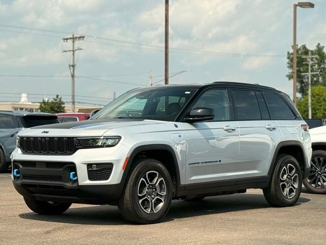 Used 2022 Jeep Grand Cherokee Trailhawk w/ Luxury Tech Group III AWD/4WD image 44