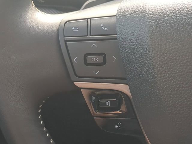 Used 2025 Toyota Camry SE w/ Multimedia Upgrade Package image 25