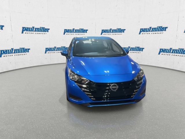 Used 2024 Nissan Versa SV FWD image 3