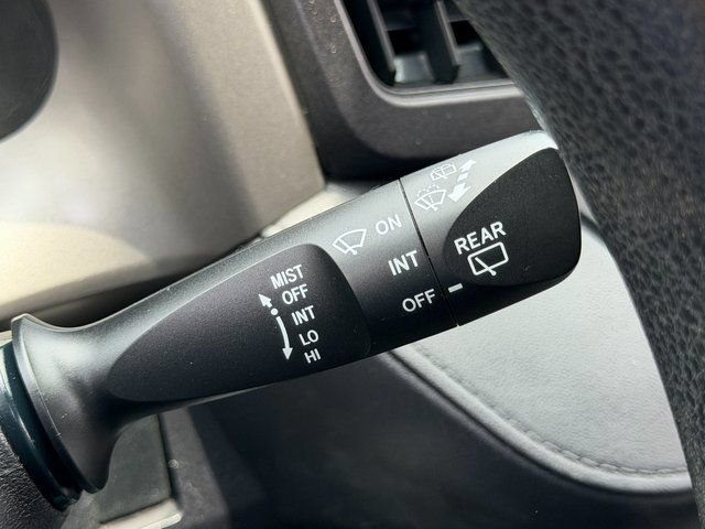 Used 2018 Toyota RAV4 LE FWD image 37