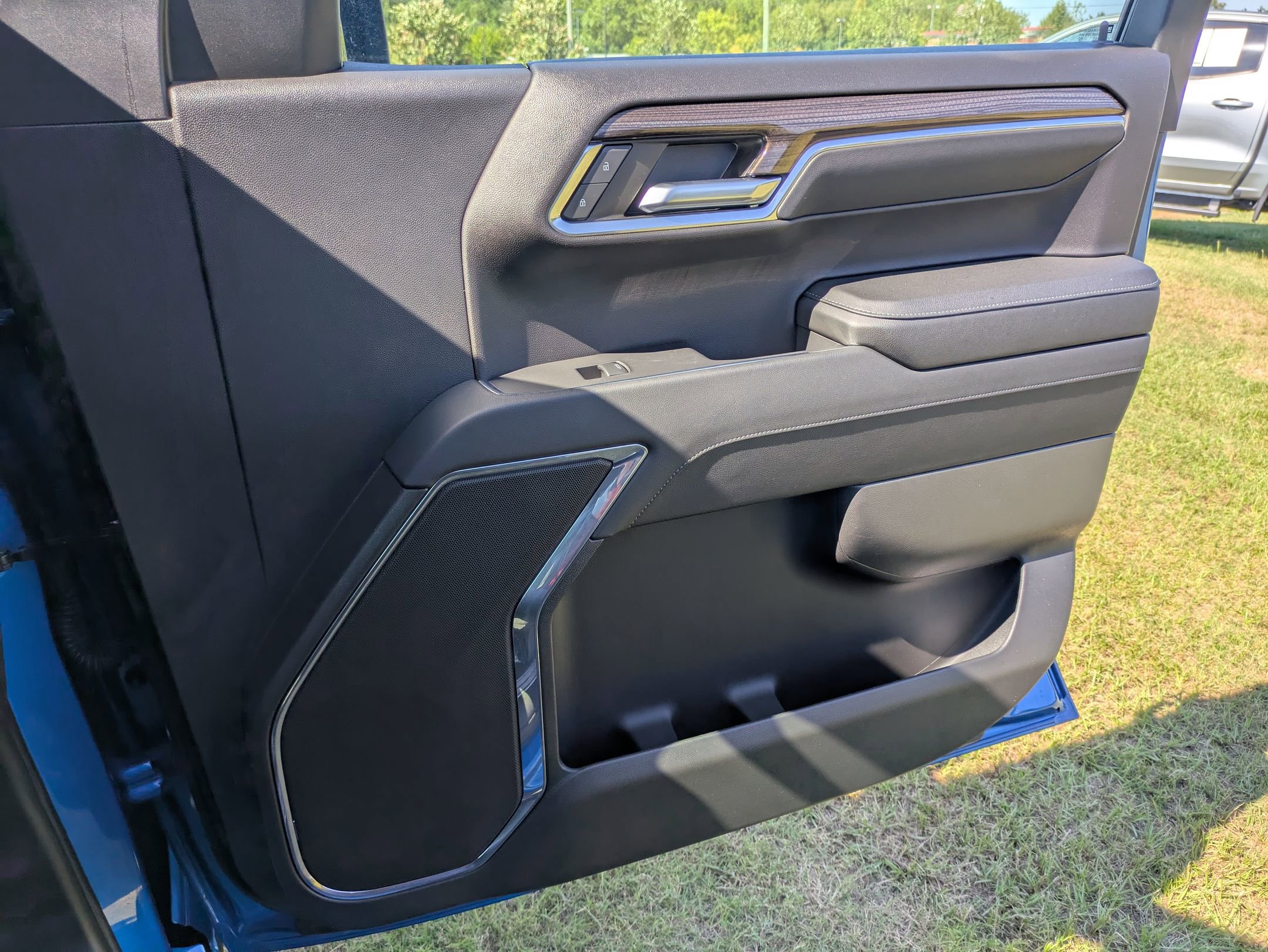 Used 2024 Chevrolet Silverado 1500 RST w/ Z71 Off-Road Package image 32