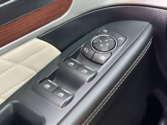 Certified 2018 Ford Explorer Platinum AWD/4WD image 22