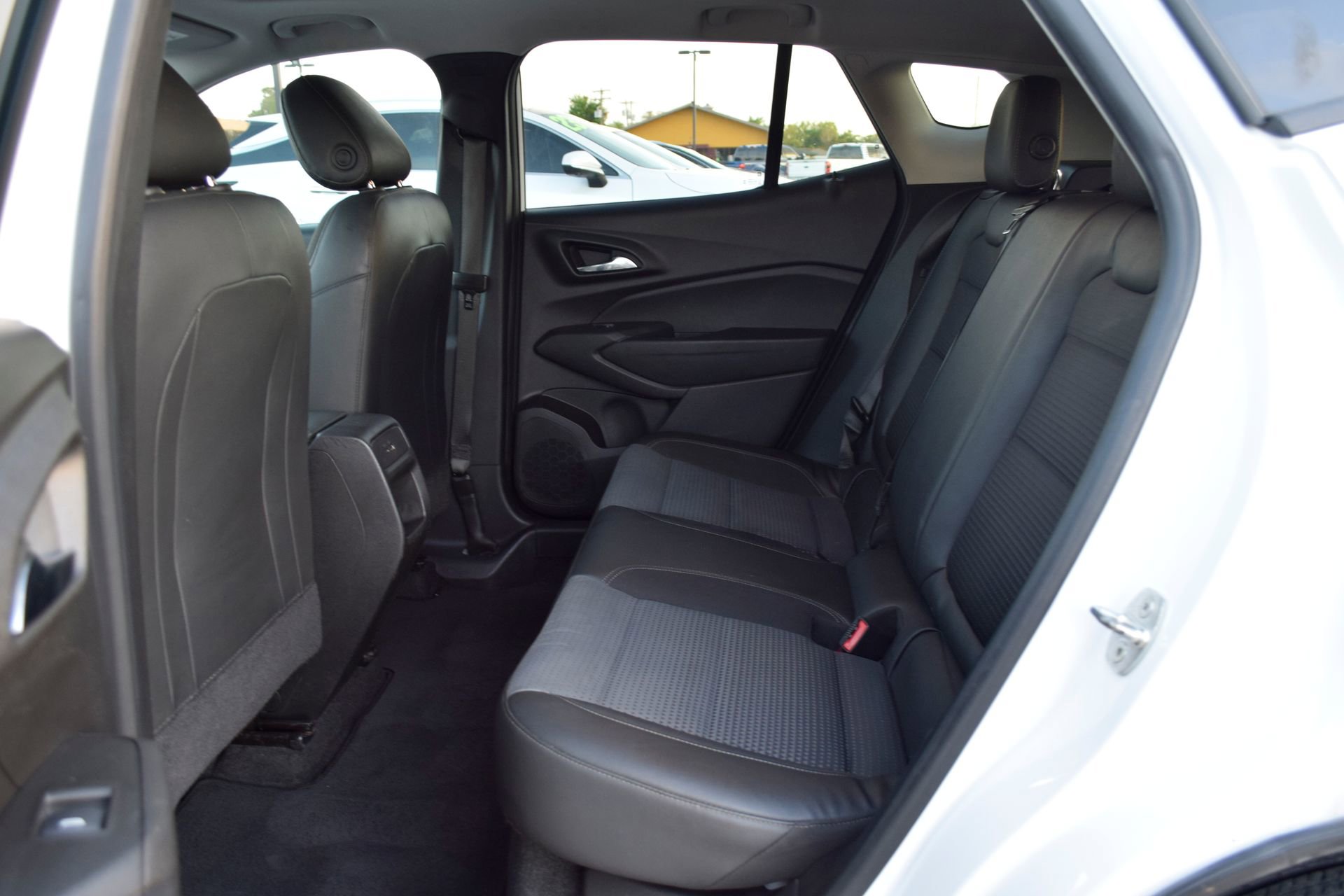 Used 2024 Chevrolet Trax LT w/ Sunroof Package image 20