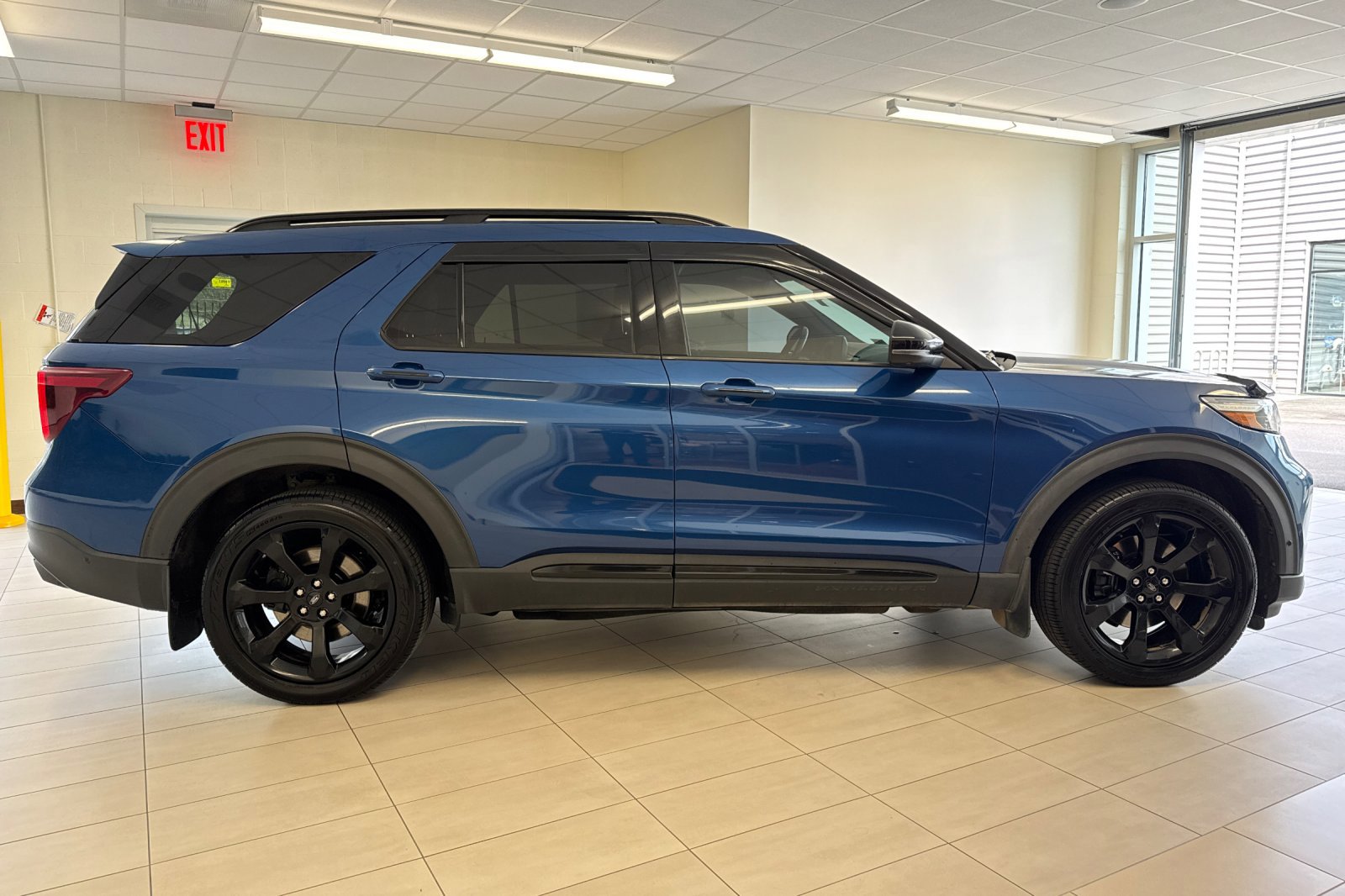 Certified 2020 Ford Explorer ST w/ ST Street Pack image 3
