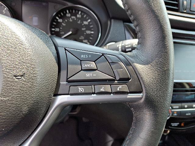 Used 2018 Nissan Rogue SV AWD/4WD image 21
