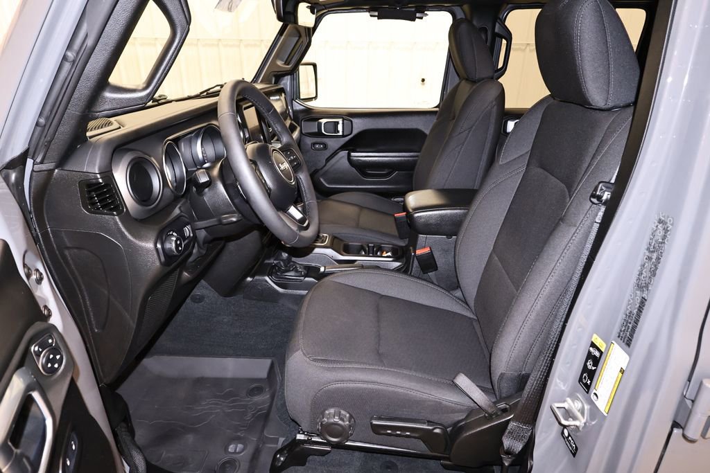 Used 2023 Jeep Gladiator Willys image 14