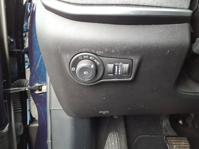 Used 2024 Jeep Compass Latitude image 24