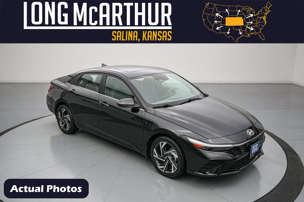 Used 2025 Hyundai Elantra SEL FWD image 1