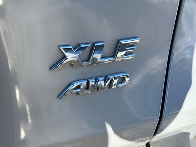 Used 2024 Toyota RAV4 XLE AWD/4WD image 18