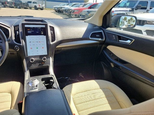 Certified 2024 Ford Edge SE image 20