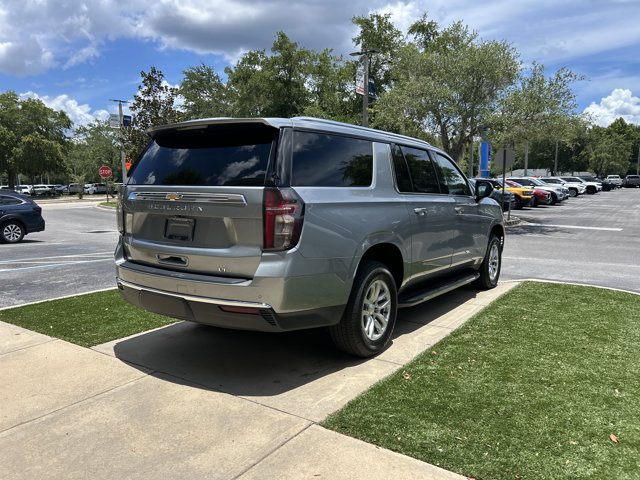 Used 2024 Chevrolet Suburban LT AWD/4WD image 4