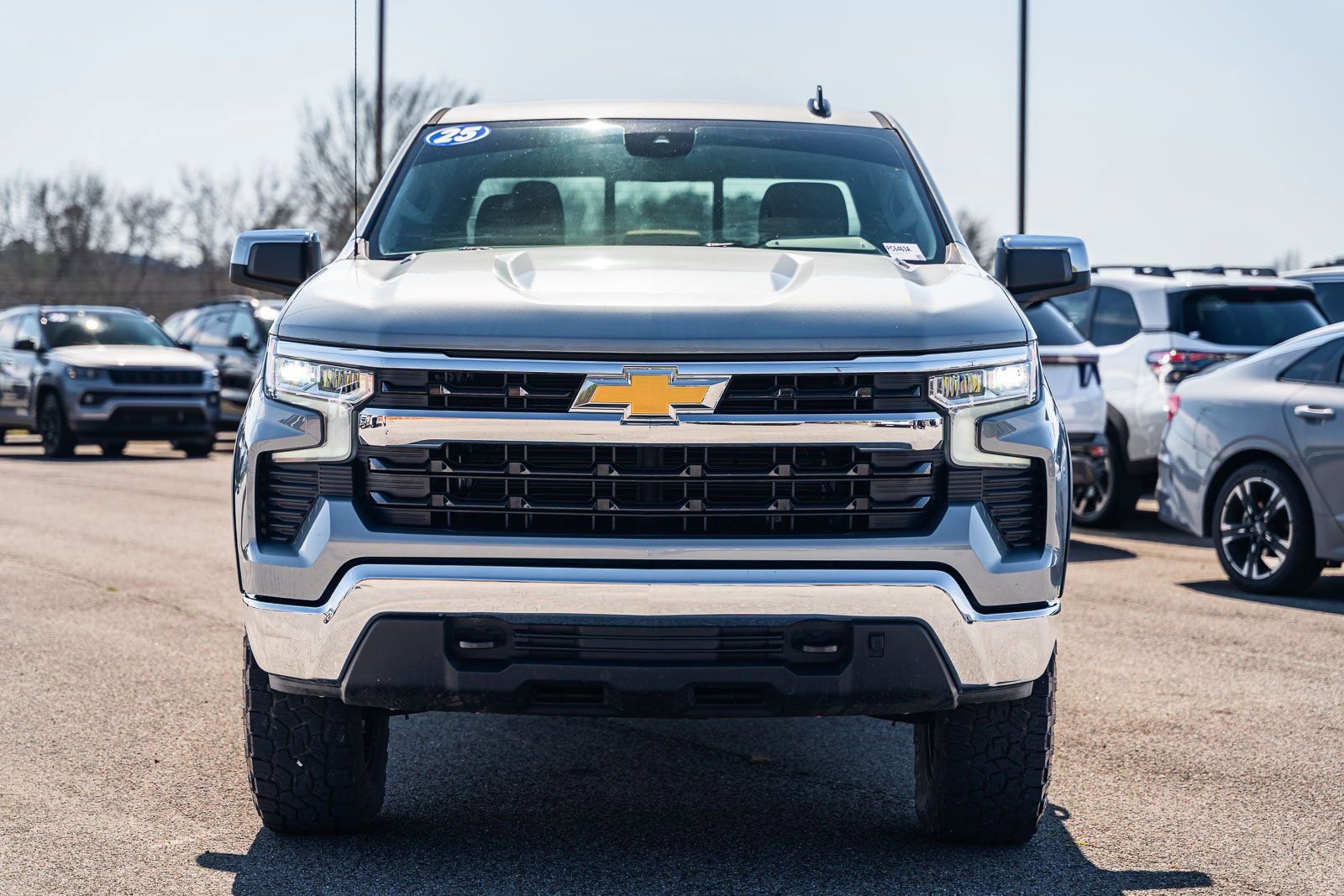 Used 2025 Chevrolet Silverado 1500 LT image 9