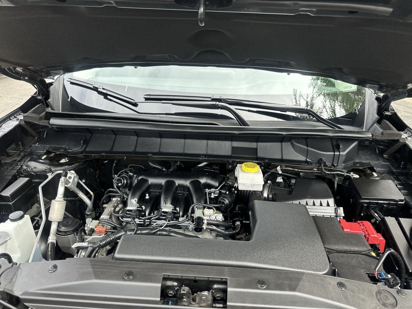 Used 2025 Nissan Pathfinder SV AWD/4WD image 28