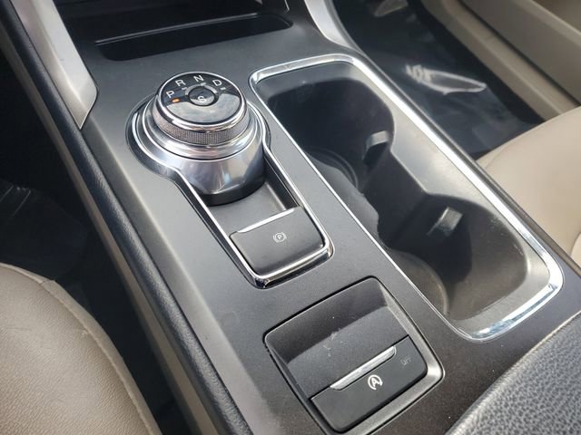 Certified 2018 Ford Fusion SE w/ Fusion SE Technology Package image 31