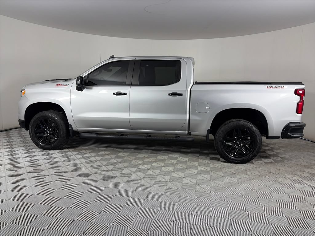Used 2022 Chevrolet Silverado 1500 LT Trail Boss w/ LT Trail Boss Premium Package AWD/4WD image 4