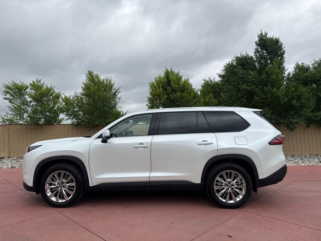 Used 2026 Toyota Grand Highlander AWD image 5