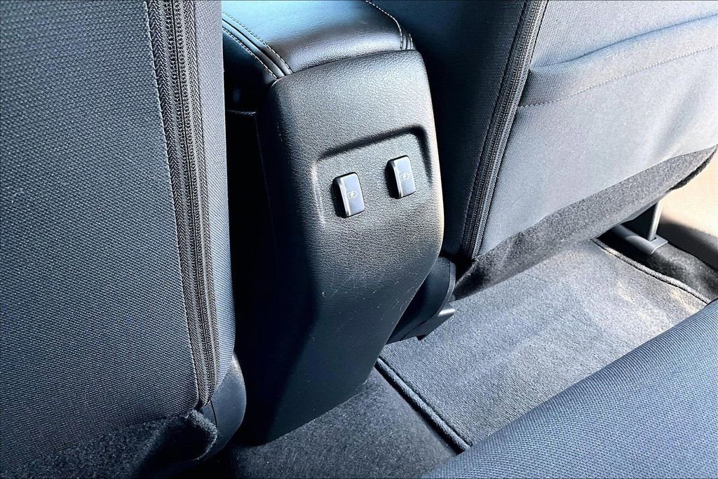 Used 2023 Nissan Kicks SV image 33