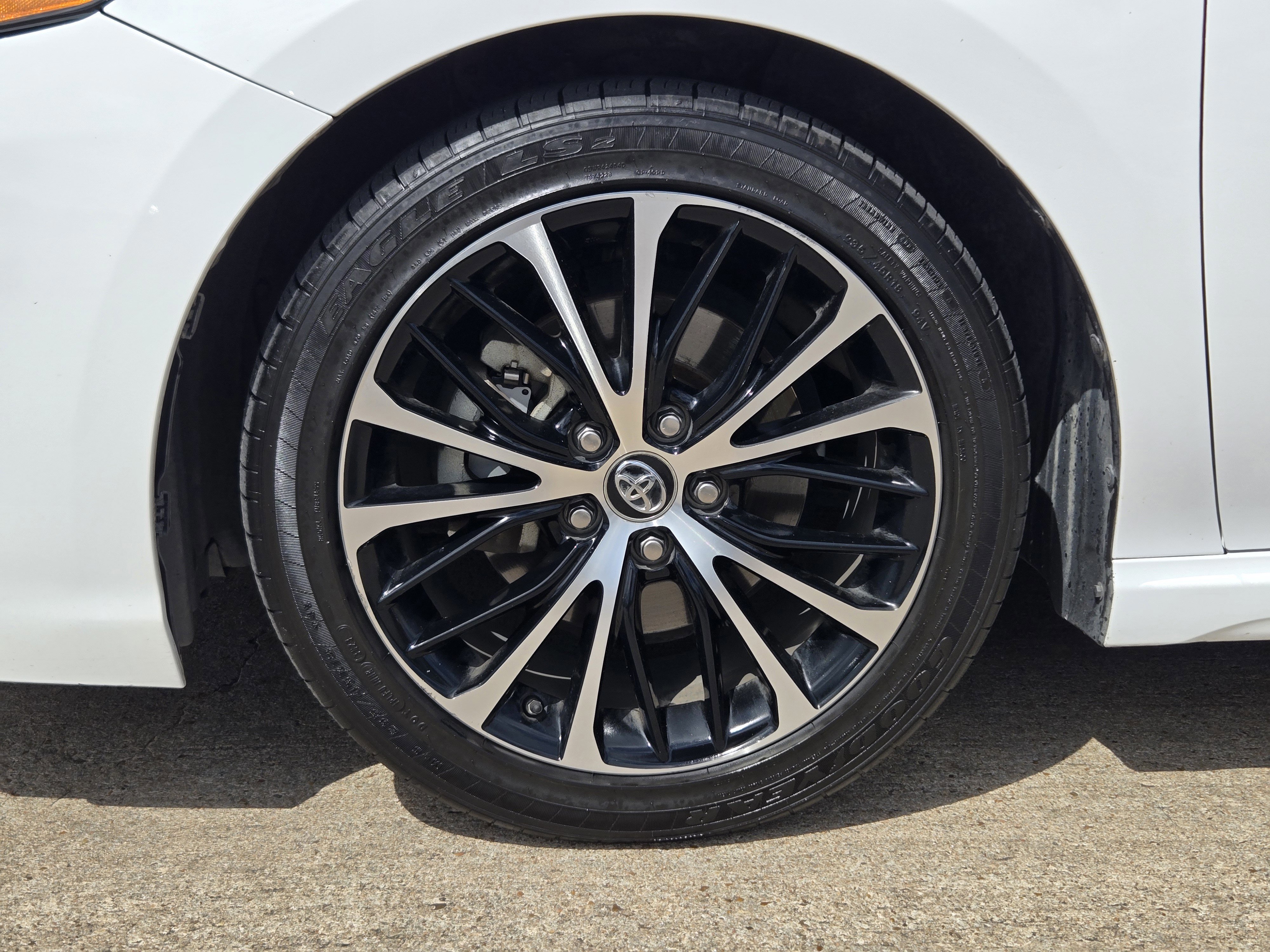 Used 2019 Toyota Camry SE image 7