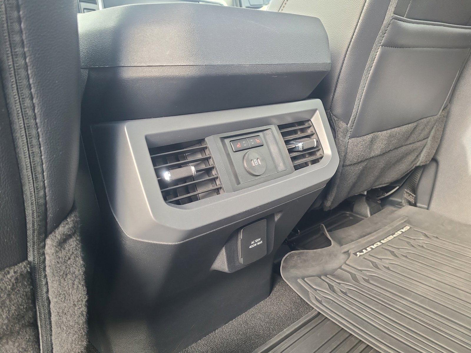 Certified 2025 Ford F350 Lariat w/ Black Appearance Package image 32