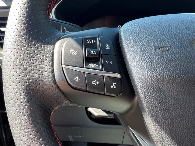 Certified 2024 Ford Escape ST-Line w/ Tech Pack #1 AWD/4WD image 9